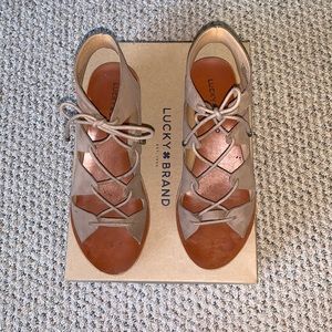 Lucky Brand tan sandals I size 7 1/2